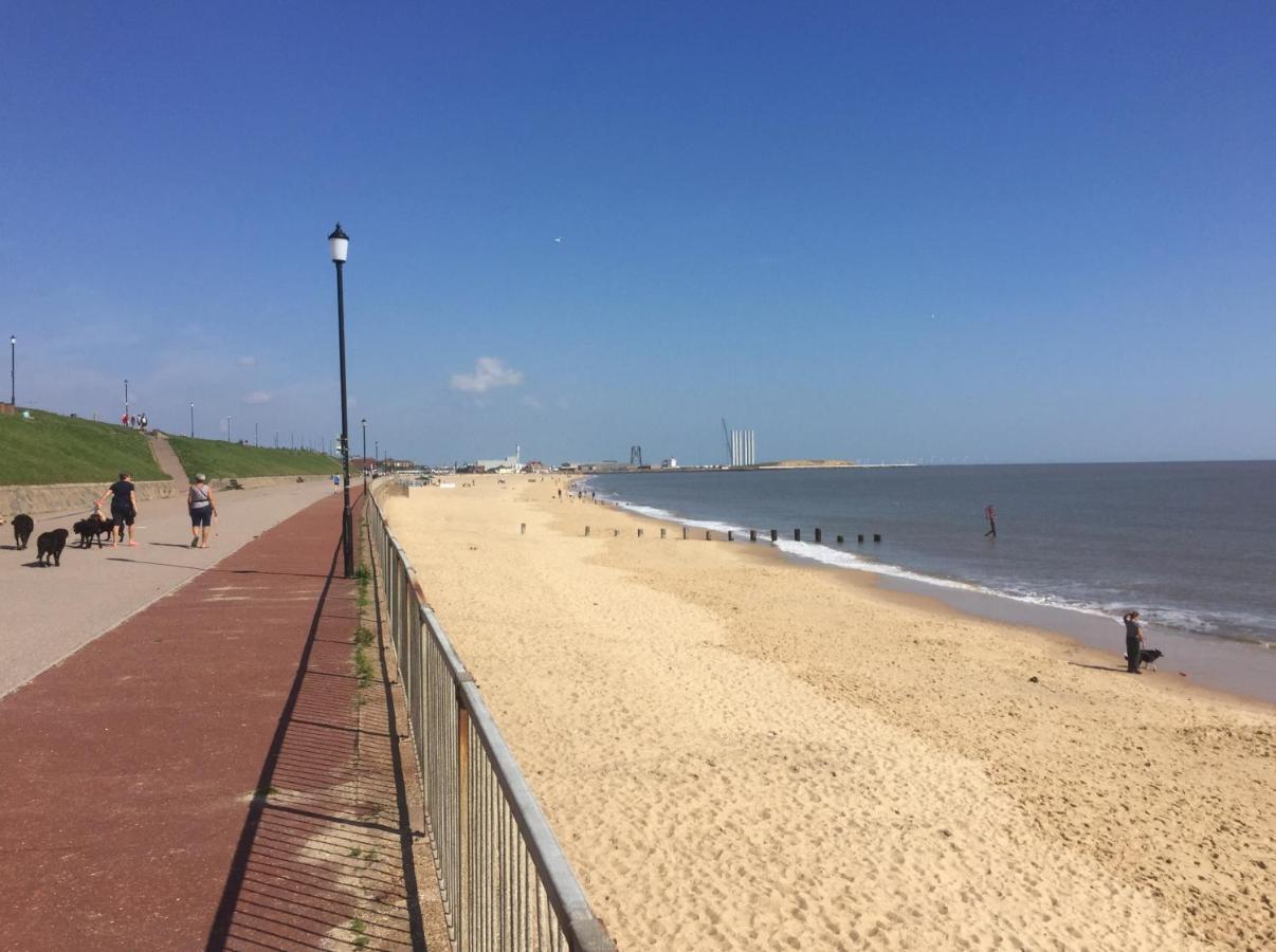 Pier Road * Gorleston-On-Sea